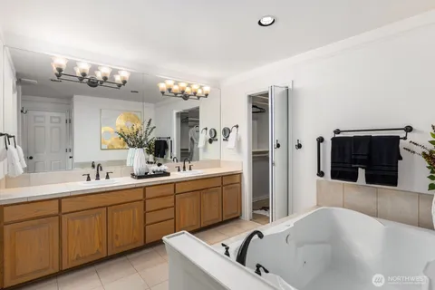 $798,000 | 2349 Harbor Avenue Southwest, Unit 701, Seattle, WA 98126