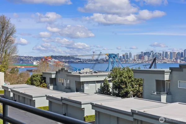 $798,000 | 2349 Harbor Avenue Southwest, Unit 701, Seattle, WA 98126