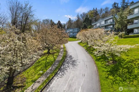 $798,000 | 2349 Harbor Avenue Southwest, Unit 701, Seattle, WA 98126