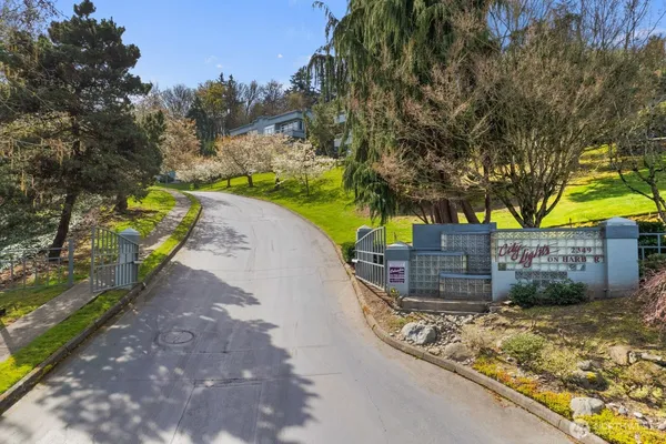 $798,000 | 2349 Harbor Avenue Southwest, Unit 701, Seattle, WA 98126