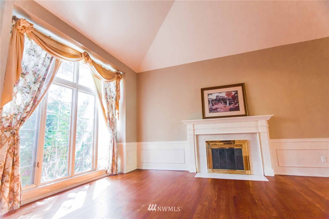10104 Northeast 153rd Street Bothell, WA 98011 - Photo 4 of 24 Gallery Image 4