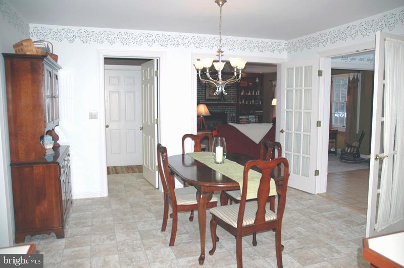 529 Randolph Drive Lititz, PA 17543 - Photo 9 of 30 Gallery Image 9