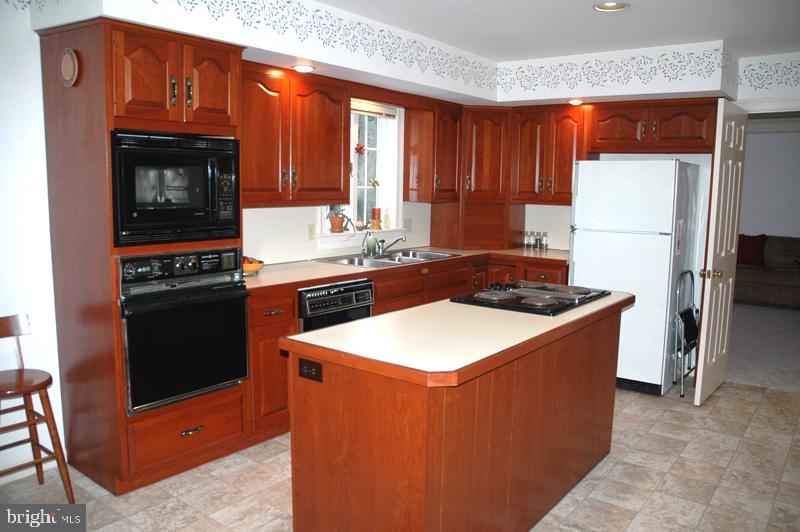 529 Randolph Drive Lititz, PA 17543 - Photo 10 of 30 Gallery Image 10