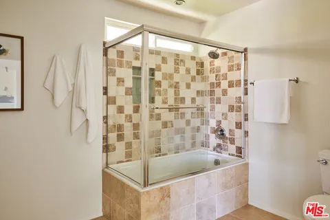 $1,595,000 | 21737 Woodland Crest Drive, Woodland Hills, CA 91364