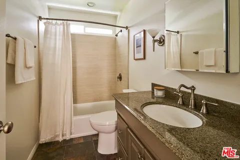 $1,595,000 | 21737 Woodland Crest Drive, Woodland Hills, CA 91364