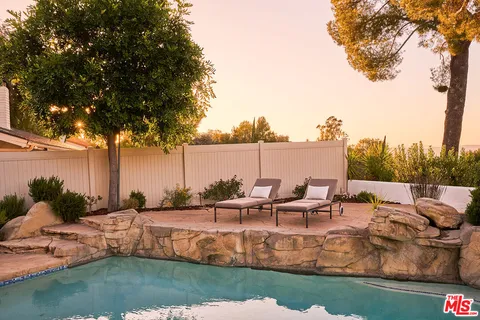 $1,595,000 | 21737 Woodland Crest Drive, Woodland Hills, CA 91364