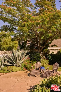 $1,595,000 | 21737 Woodland Crest Drive, Woodland Hills, CA 91364