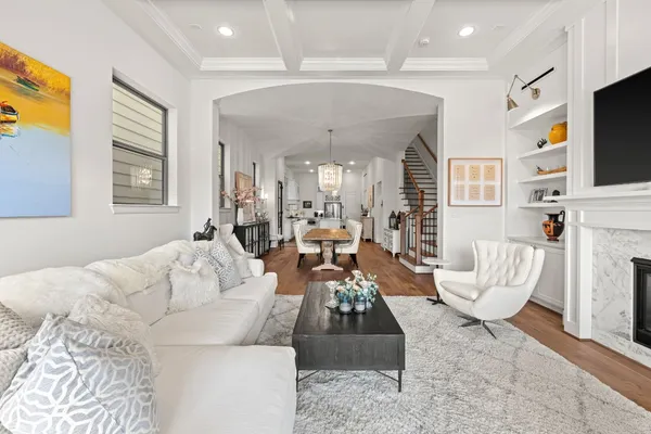 $829,000 | 110 East 26th Street, Unit B, Houston, TX 77008