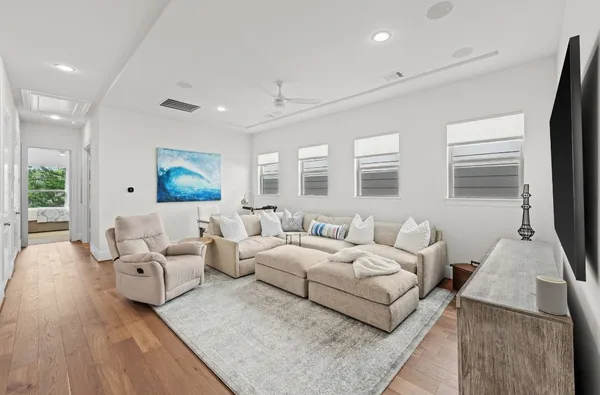 $829,000 | 110 East 26th Street, Unit B, Houston, TX 77008