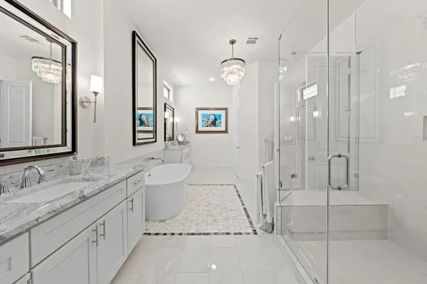 $829,000 | 110 East 26th Street, Unit B, Houston, TX 77008