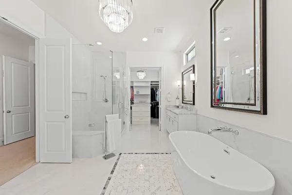 $829,000 | 110 East 26th Street, Unit B, Houston, TX 77008