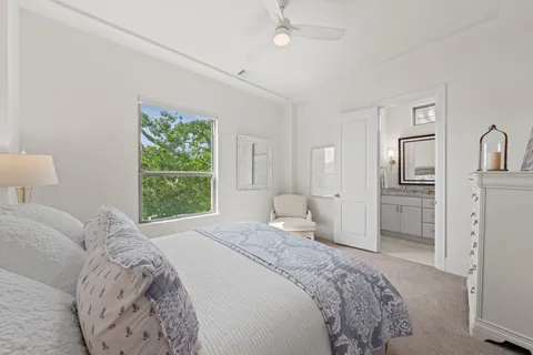 $829,000 | 110 East 26th Street, Unit B, Houston, TX 77008