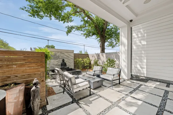 $829,000 | 110 East 26th Street, Unit B, Houston, TX 77008