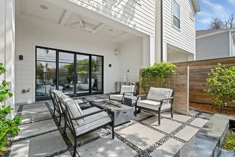 $829,000 | 110 East 26th Street, Unit B, Houston, TX 77008