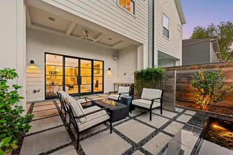 $829,000 | 110 East 26th Street, Unit B, Houston, TX 77008