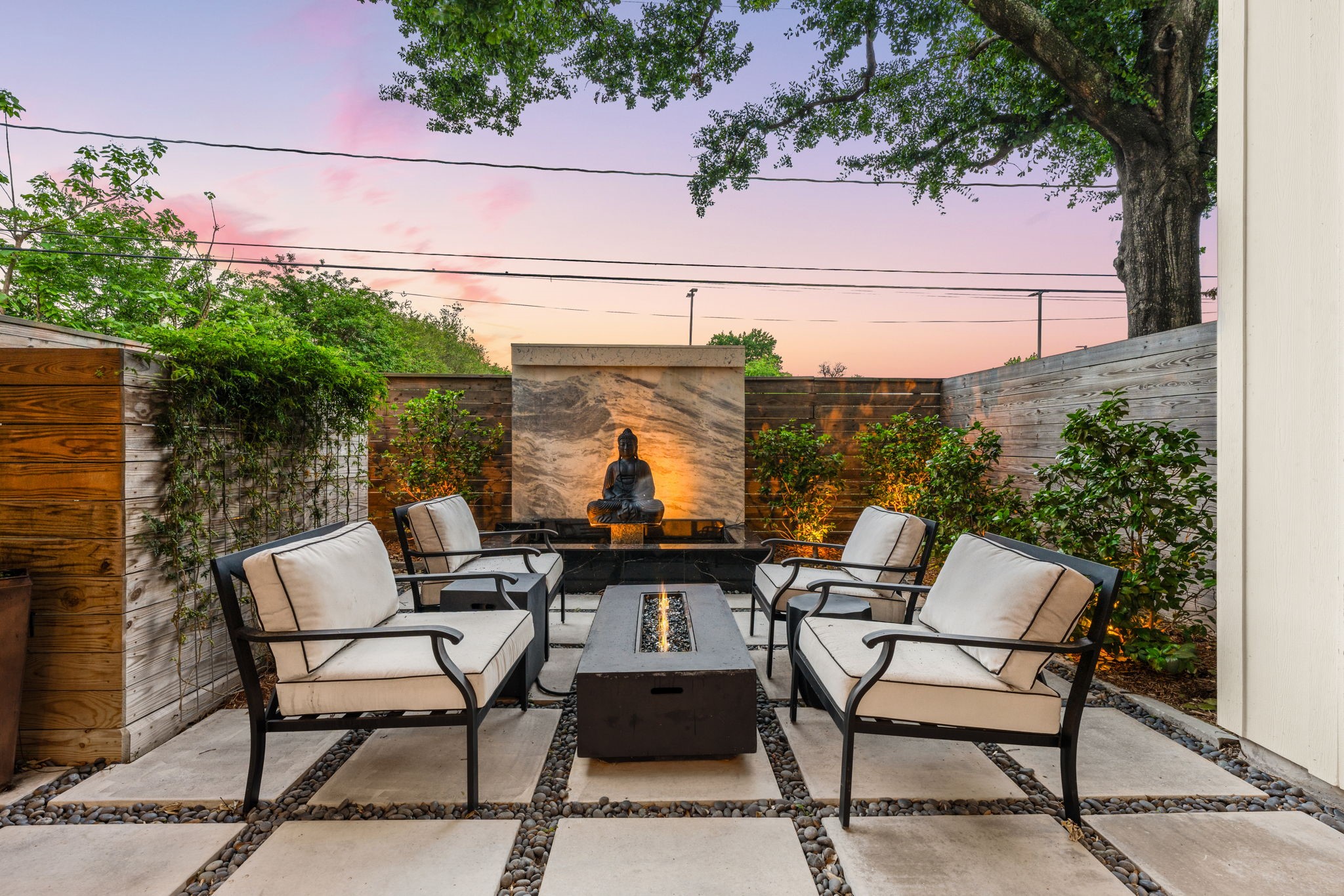 110 East 26th Street, Unit B Houston, TX 77008 - Photo 38 of 43 Your private oasis awaits. Relax in the warm evening glow of this stunning, peaceful spot.