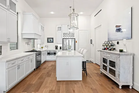 $829,000 | 110 East 26th Street, Unit B, Houston, TX 77008