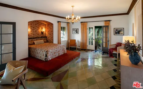 $7,500,000 | 2200 Maravilla Drive, Los Angeles, CA 90068