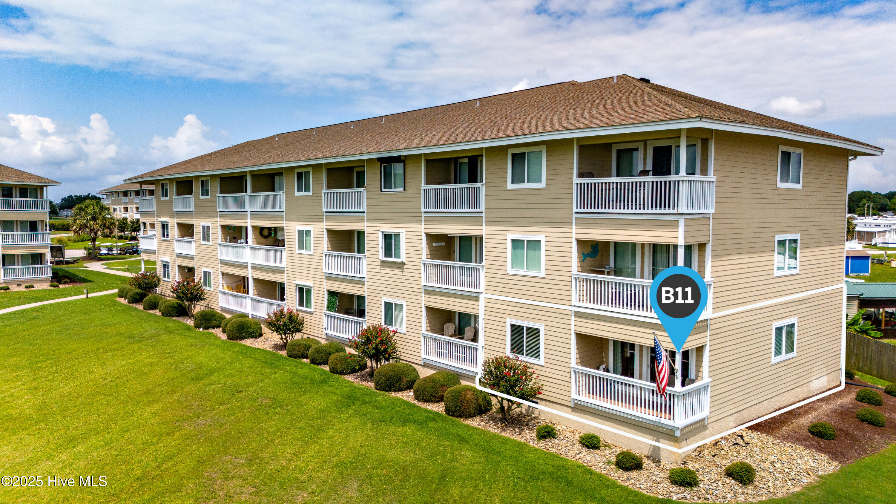 650 Cedar Point Boulevard, Unit B11 Cedar Point, NC 28584 - Photo 2 of 53 End unit, Feels less cramped with that side window ! Extra window!