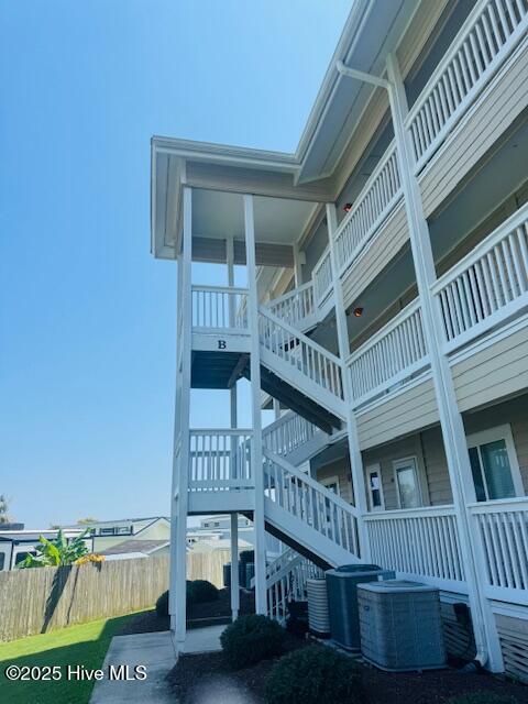650 Cedar Point Boulevard, Unit B11 Cedar Point, NC 28584 - Photo 3 of 53 No steps! Lower level unit!