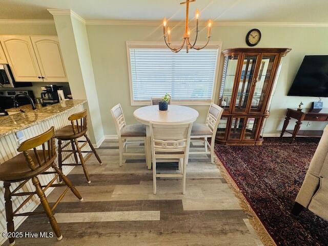 650 Cedar Point Boulevard, Unit B11 Cedar Point, NC 28584 - Photo 7 of 53 Diing room with addtional window ! End unit!