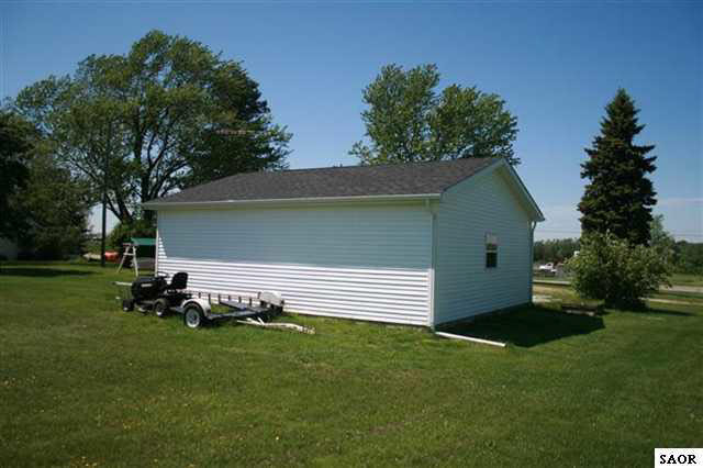 8130 Lansing Road Durand, MI 48429 - Photo 3 of 9 31095517-2.JPG