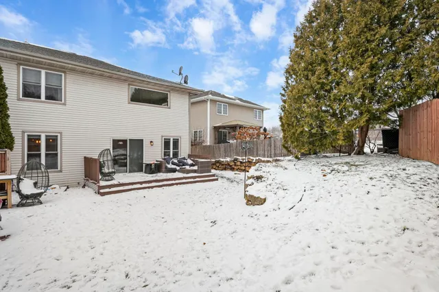 $419,900 | 1033 Vista Ridge Drive, Mount Horeb, WI 53572