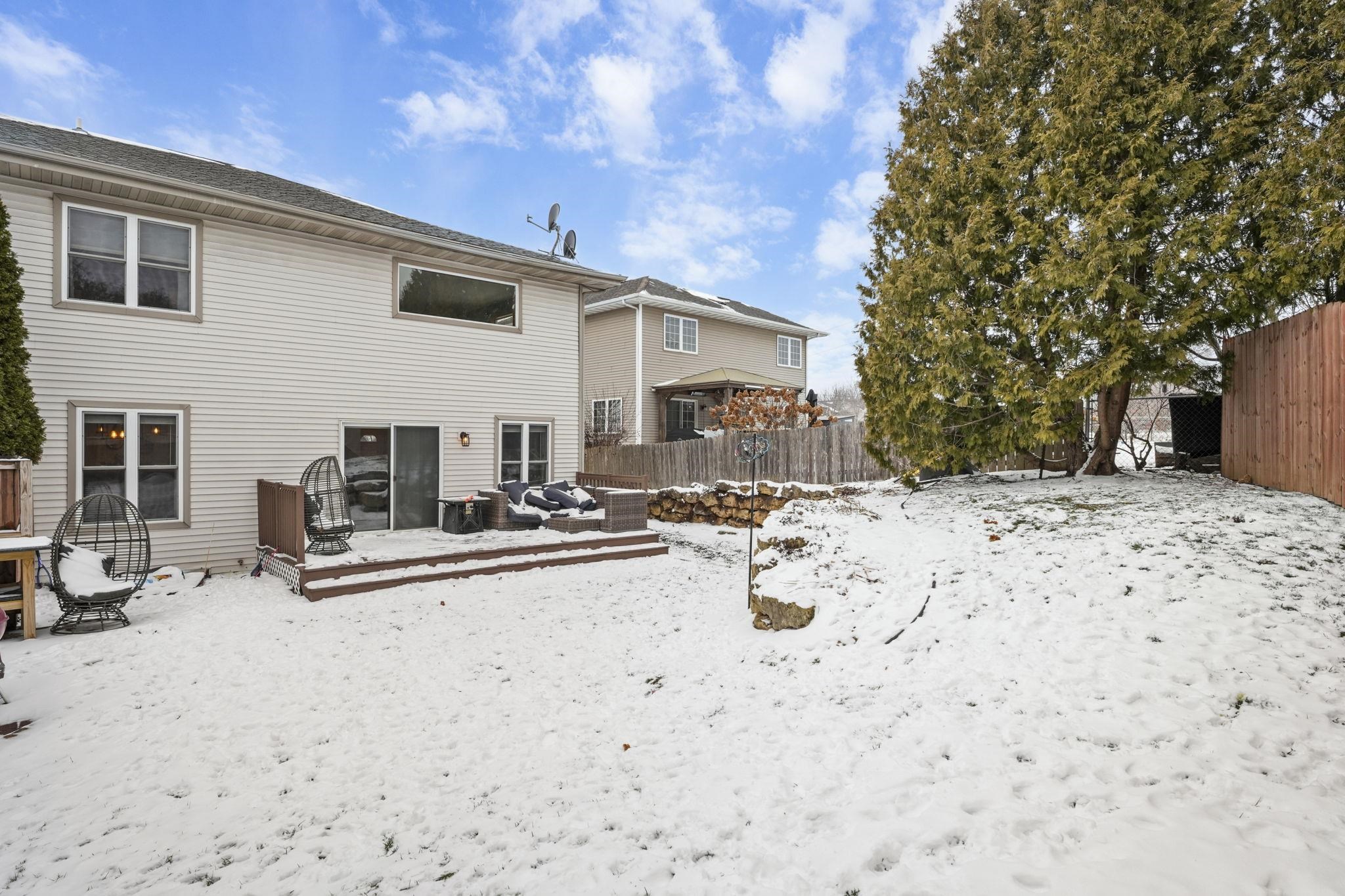 1033 Vista Ridge Drive Mount Horeb, WI 53572 - Photo 6 of 42