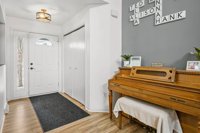 $419,900 | 1033 Vista Ridge Drive, Mount Horeb, WI 53572