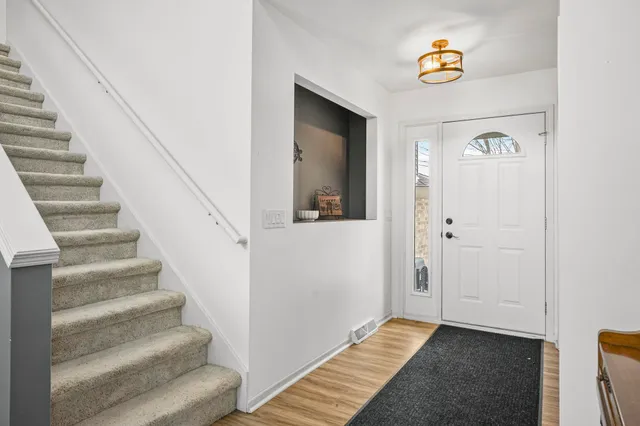 $419,900 | 1033 Vista Ridge Drive, Mount Horeb, WI 53572