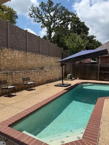 $463,400 | 3912 Sovereign Drive, Bedford, TX 76021