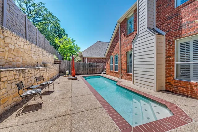 $463,400 | 3912 Sovereign Drive, Bedford, TX 76021