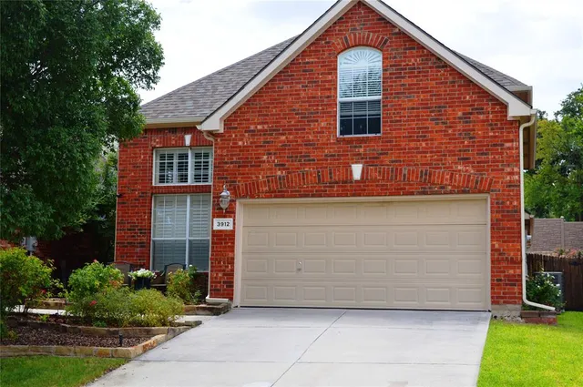 $463,400 | 3912 Sovereign Drive, Bedford, TX 76021