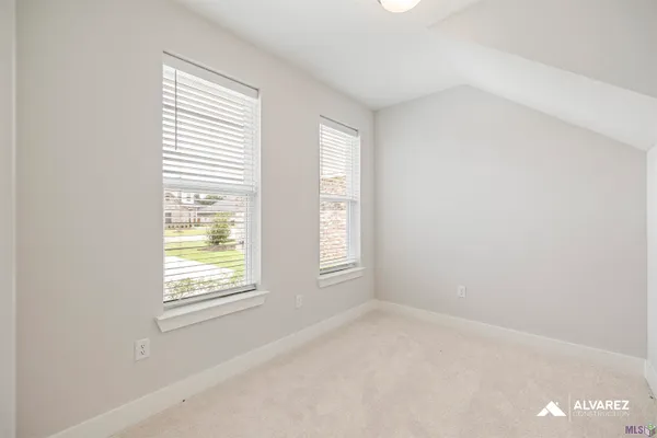 $379,990 | 25281 Burlington Drive, Denham Springs, LA 70726
