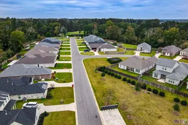 $379,990 | 25281 Burlington Drive, Denham Springs, LA 70726