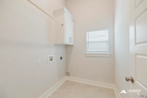 $379,990 | 25281 Burlington Drive, Denham Springs, LA 70726