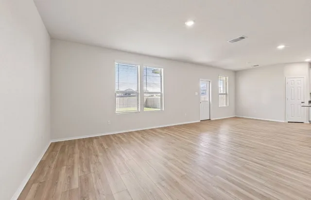 $324,990 | 337 Sullivan Way, Elgin, TX 78621