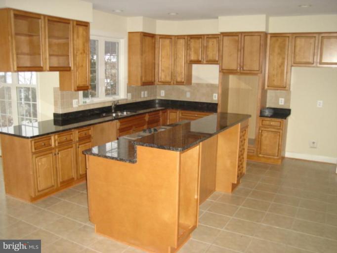 14563 Old Mill Road Centreville, VA 20121 - Photo 1 of 29 Kitchen