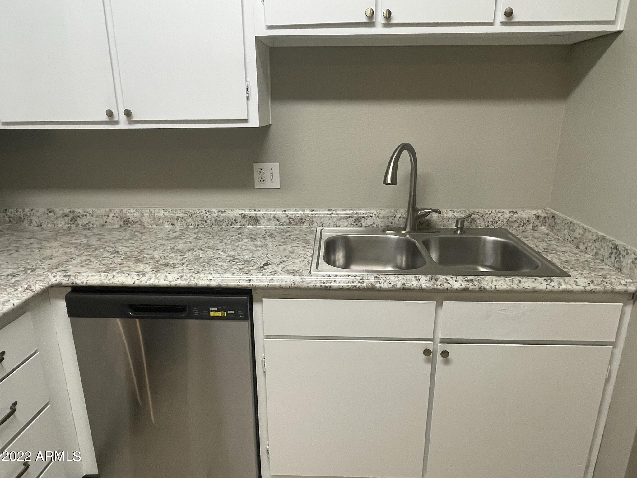 830 South Dobson Road, Unit 70 Mesa, AZ 85202 - Photo 9 of 27 IMG_2063