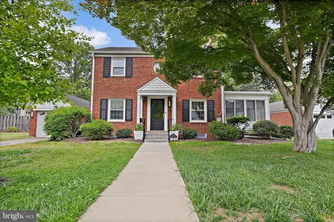 $1,295,000 | 3305 Chestnut Street Northwest, Washington, DC 20015
