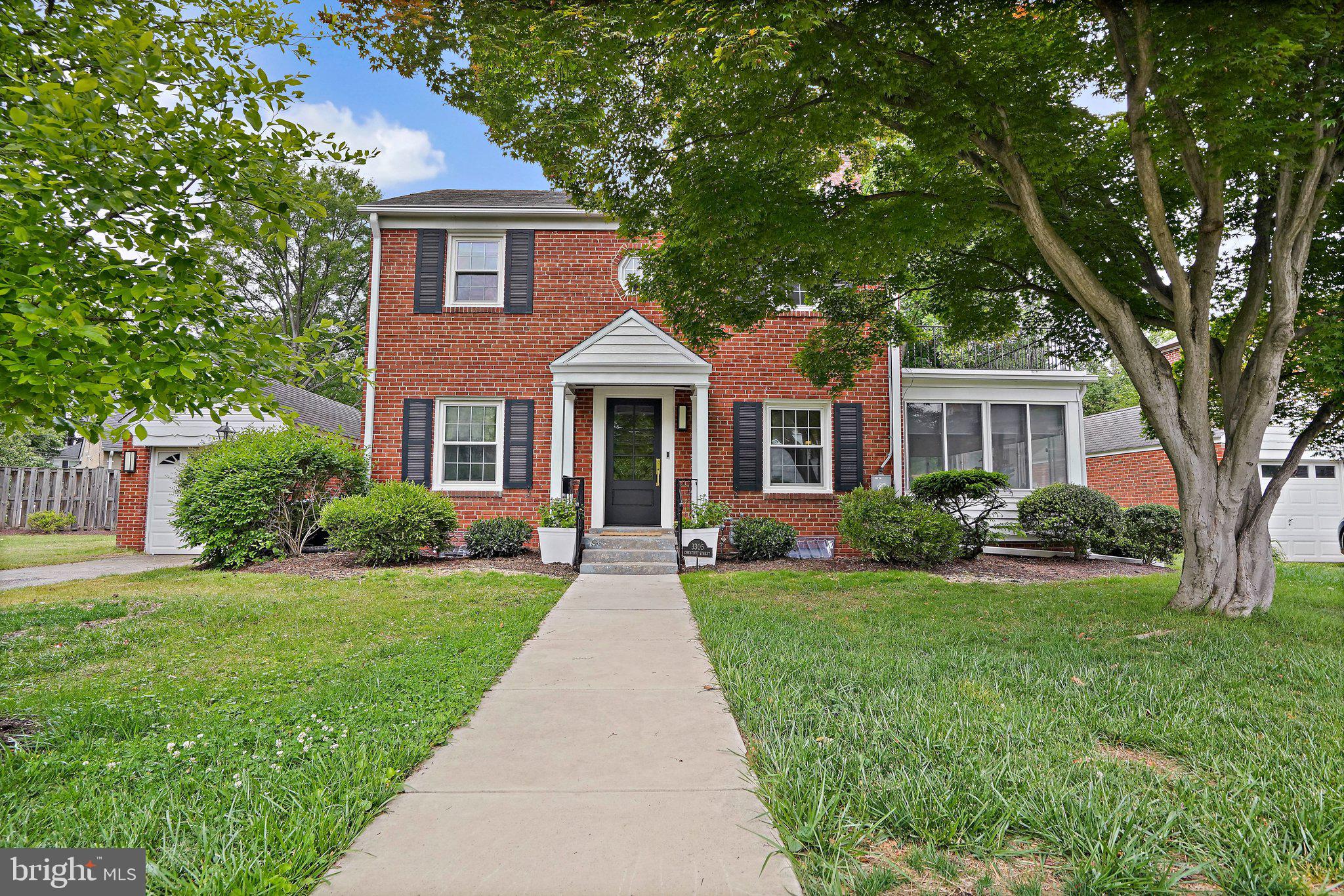 3305 Chestnut S NW