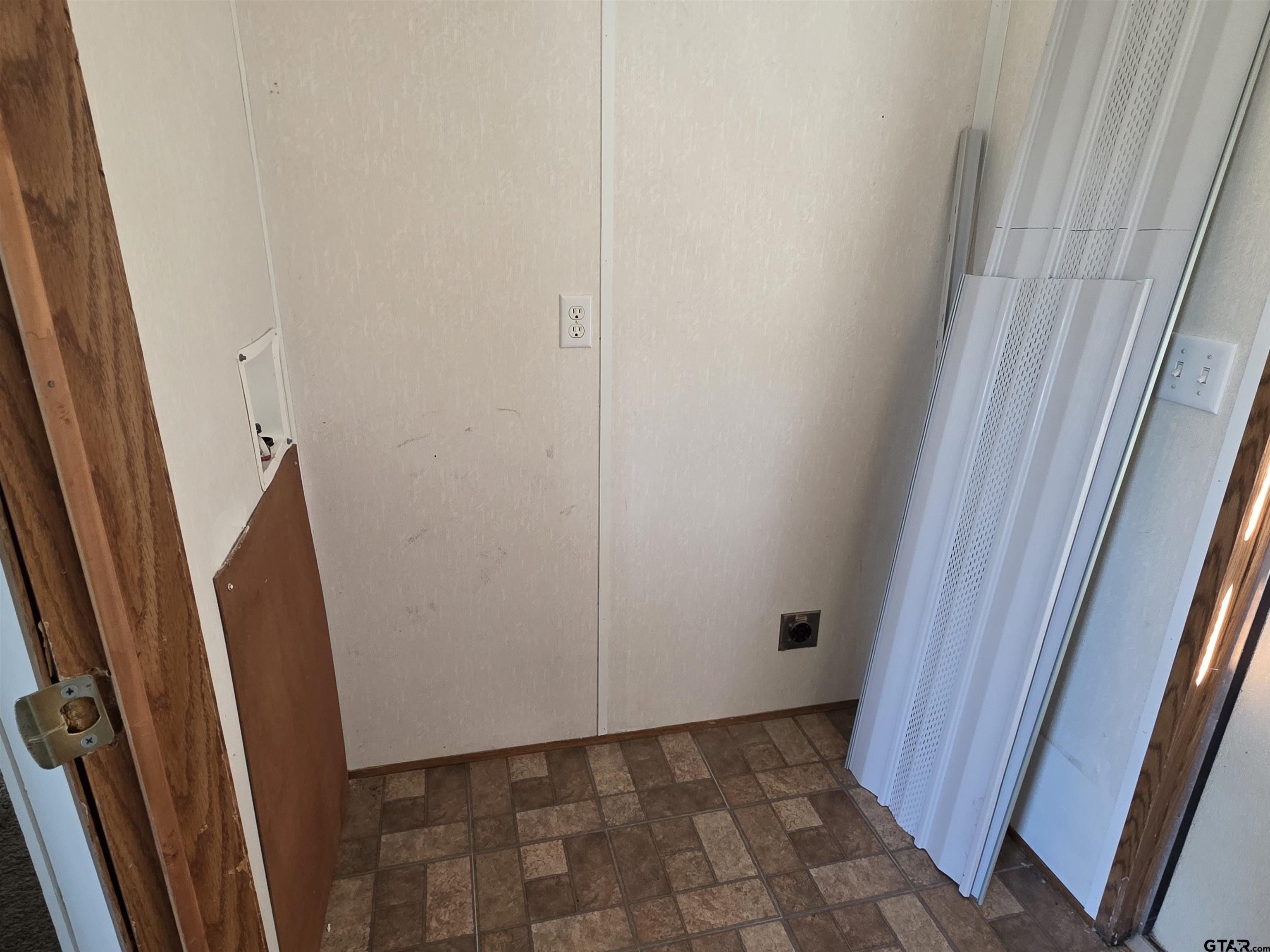 281 Sioux Quitman, TX 75783 - Photo 24 of 33 a view of front door