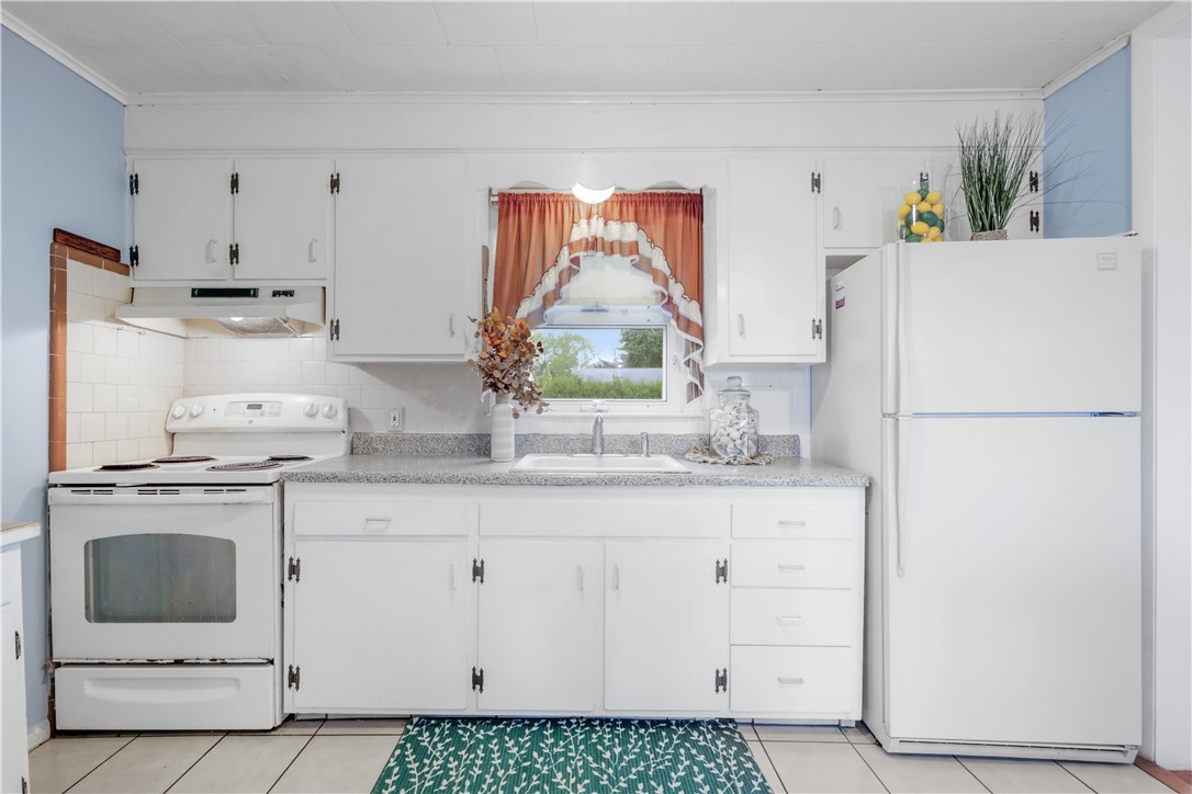 86 Weekapaug Road Westerly, RI 02891 - Photo 12 of 23