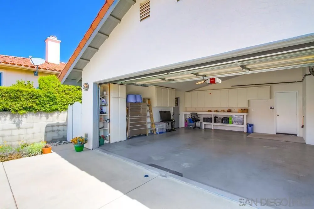 924 Ridge Heights Drive Fallbrook, CA 92028 - Photo 58 of 75 a view of a livingroom with furniture and a garage