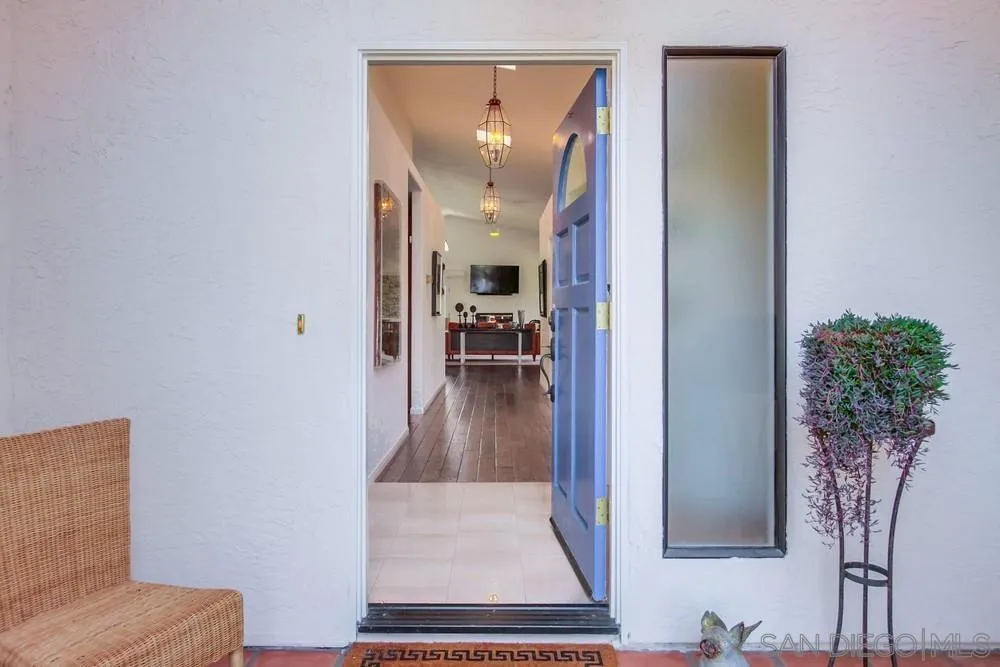 924 Ridge Heights Drive Fallbrook, CA 92028 - Photo 9 of 75 a view of living room