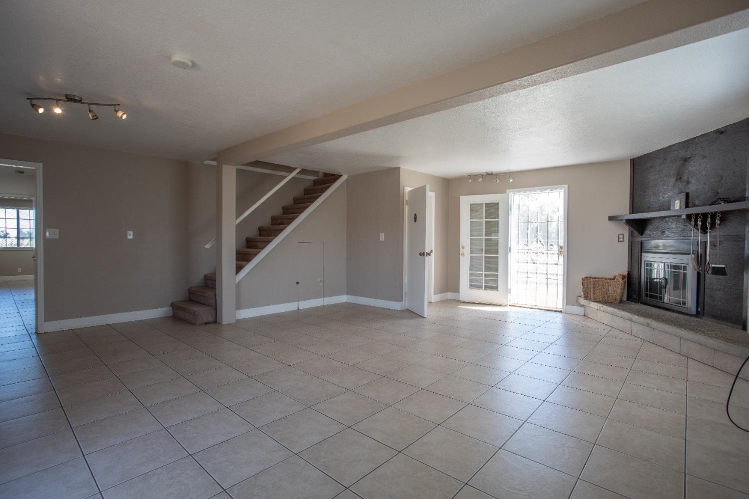 6323 Excelsior Road Sacramento, CA 95830 - Photo 60 of 75