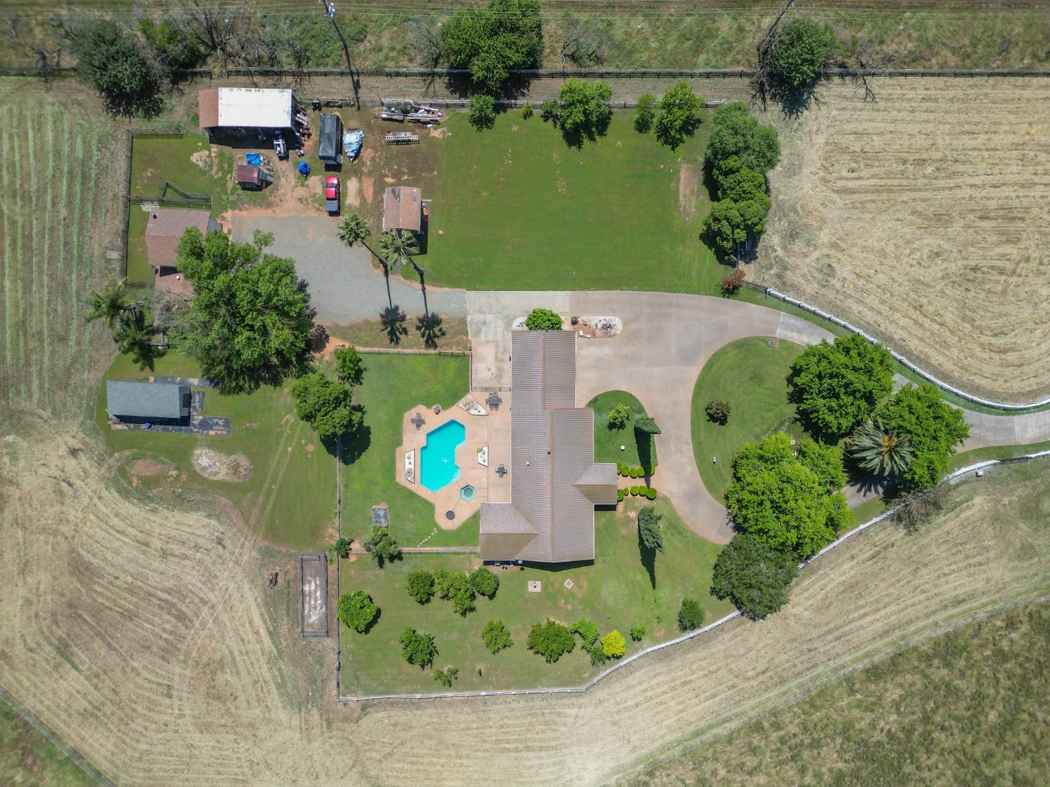 6323 Excelsior Road Sacramento, CA 95830 - Photo 73 of 75 an aerial view of a house with a yard