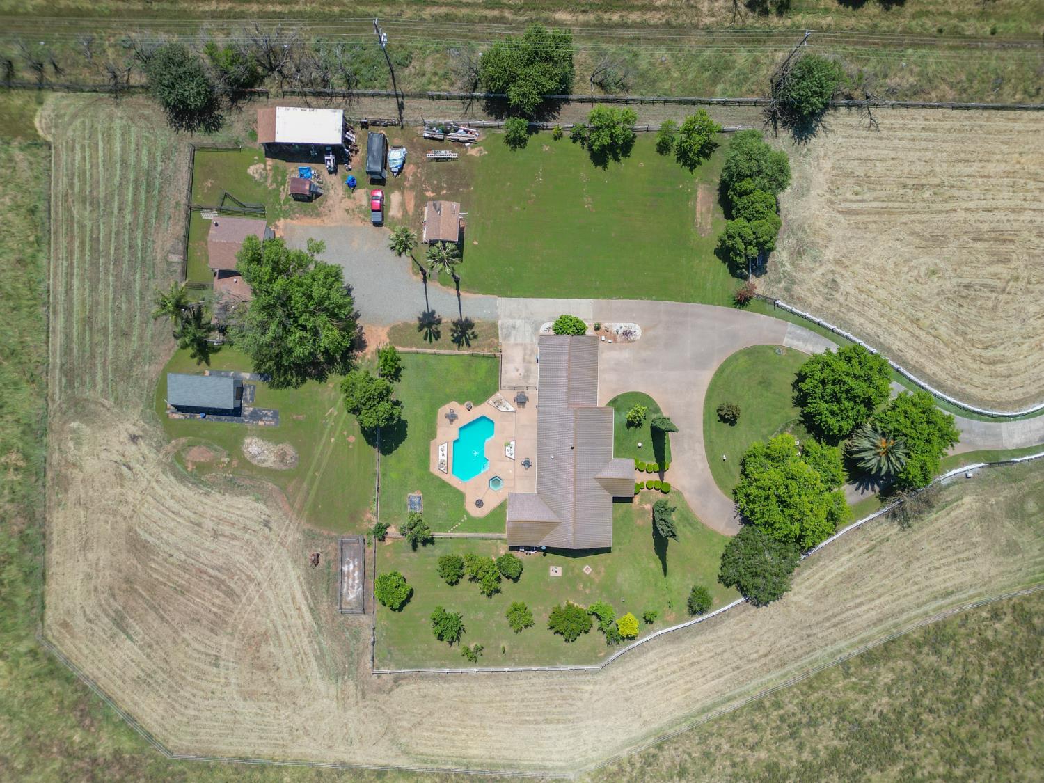 6323 Excelsior Road Sacramento, CA 95830 - Photo 74 of 75 an aerial view of a house with a garden and plants