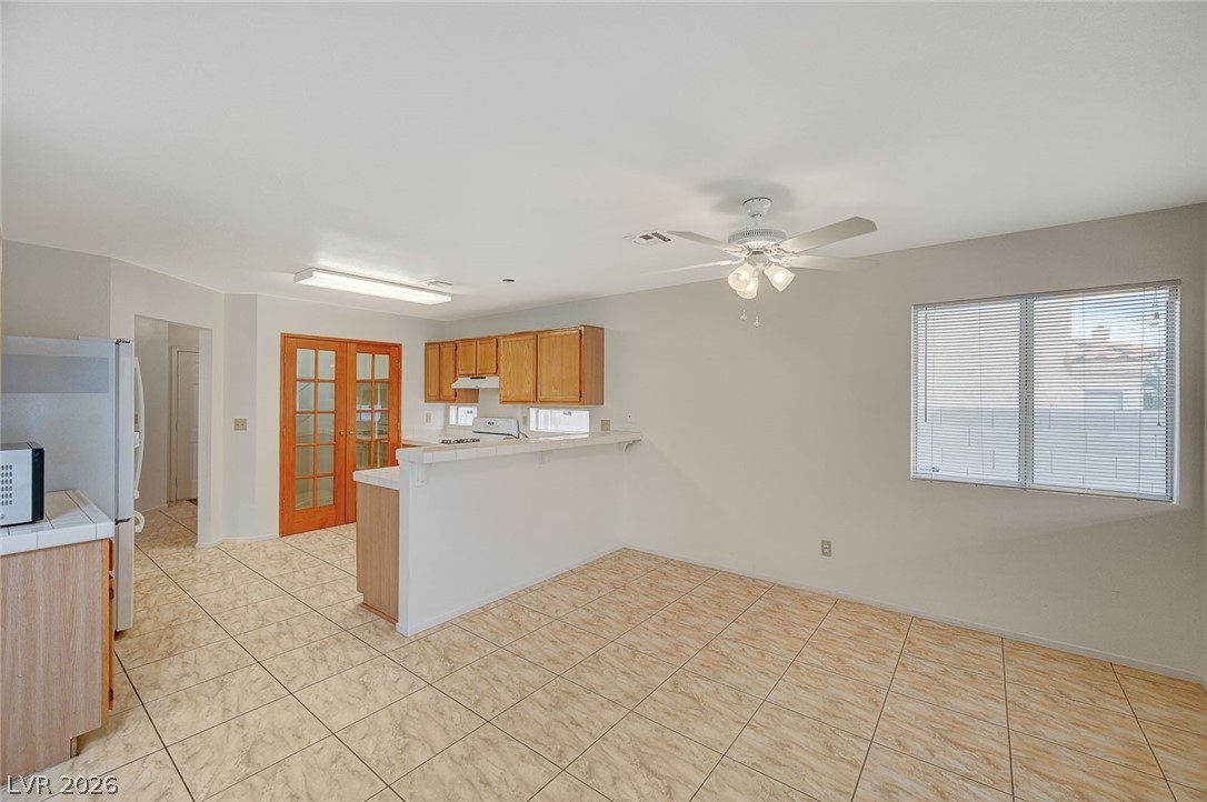 8021 Redskin Circle Las Vegas, NV 89145 - Photo 7 of 47