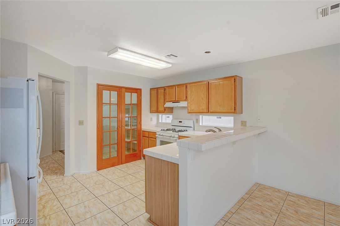 8021 Redskin Circle Las Vegas, NV 89145 - Photo 10 of 47